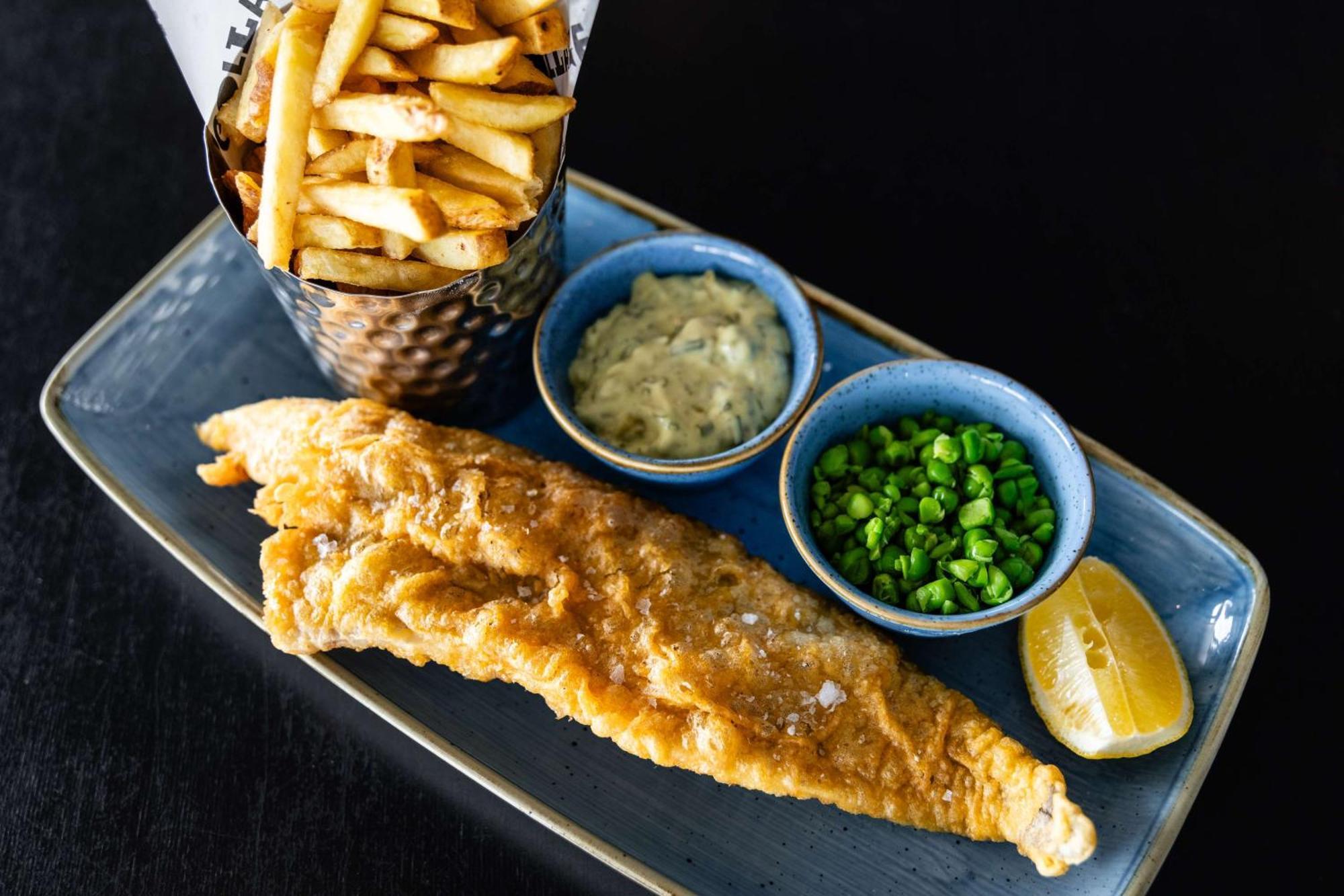 Radisson Blu Manchester Airport Hale (Greater Manchester) Exterior foto Fish and chips