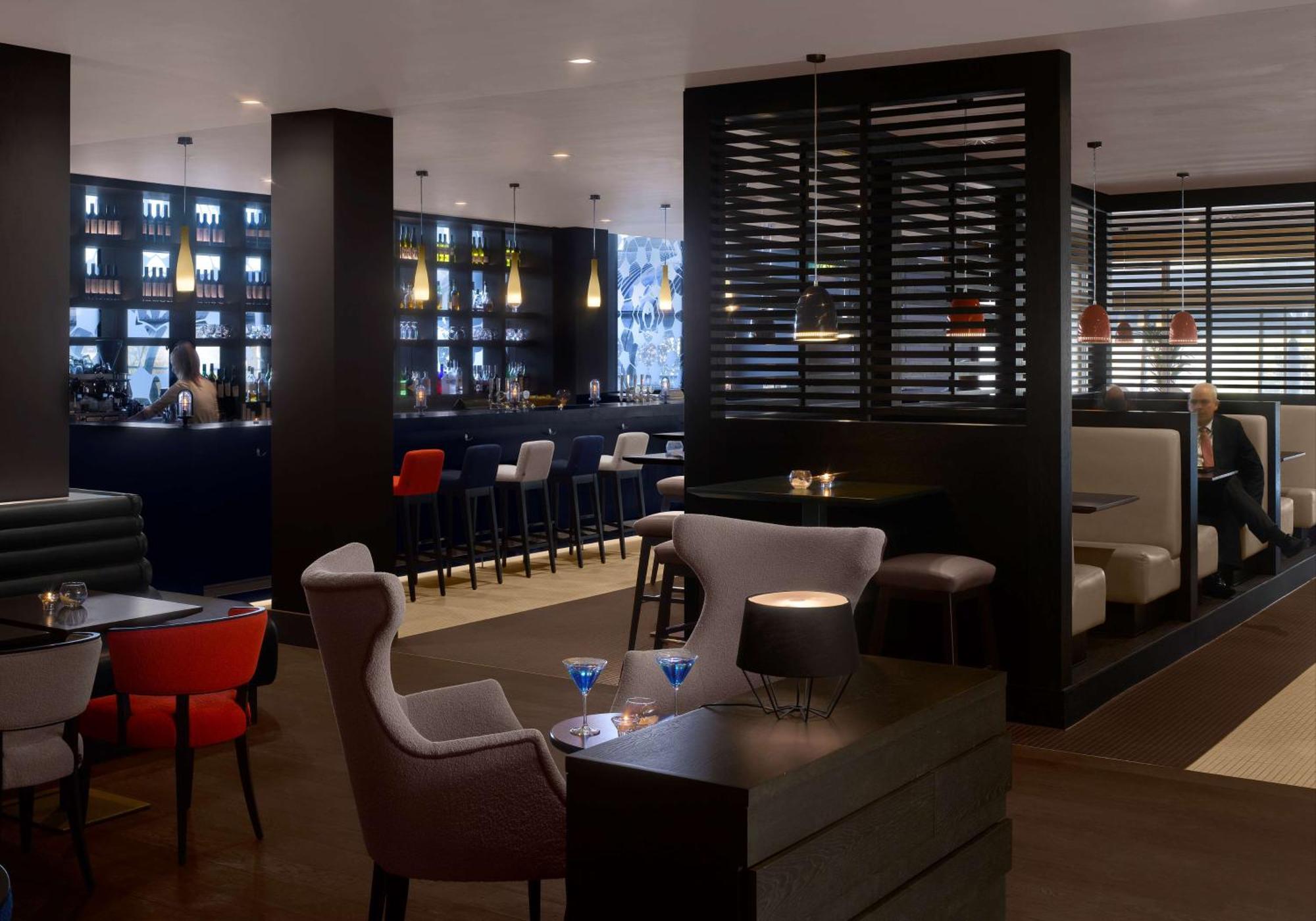 Radisson Blu Manchester Airport Hale (Greater Manchester) Exterior foto Interior of the hotel
